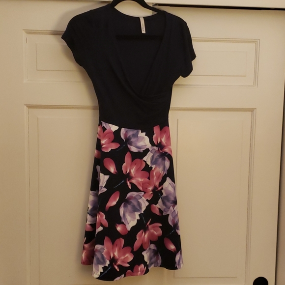 Floral & navy Gilli dress - Picture 1 of 2